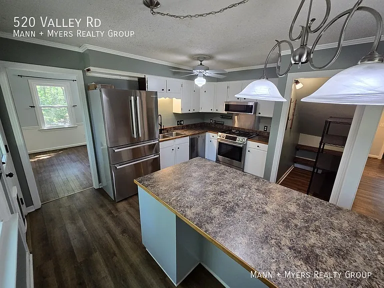 520 Valley Rd — Photo 13