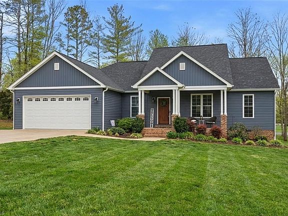 2nd image of 1196 Cape Hickory Rd