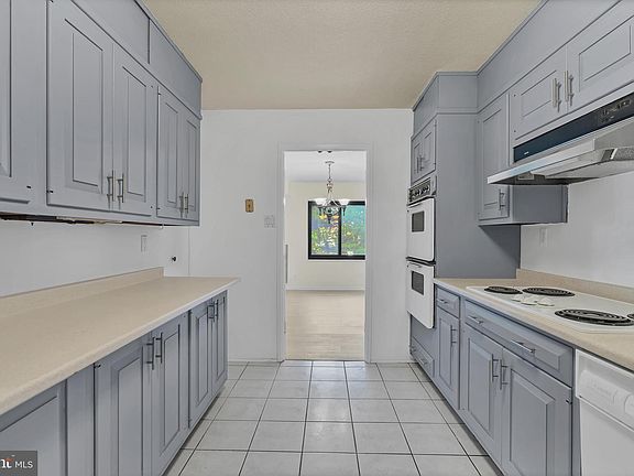 3rd image of 309 Yoakum Pkwy APT 308