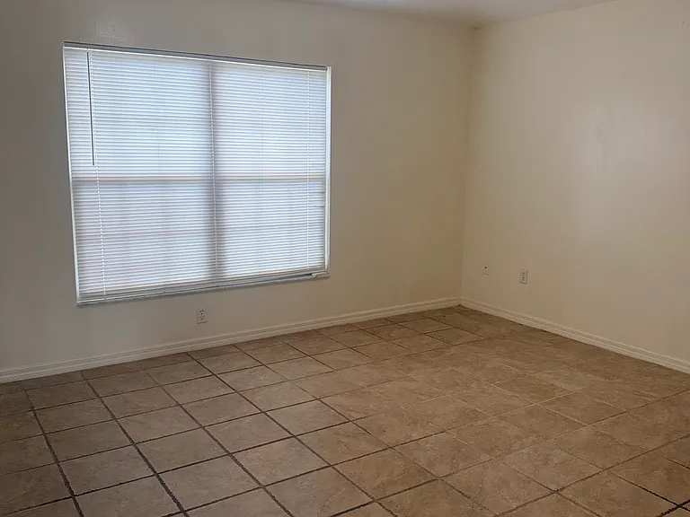 258 Shadydale Ct — Photo 13