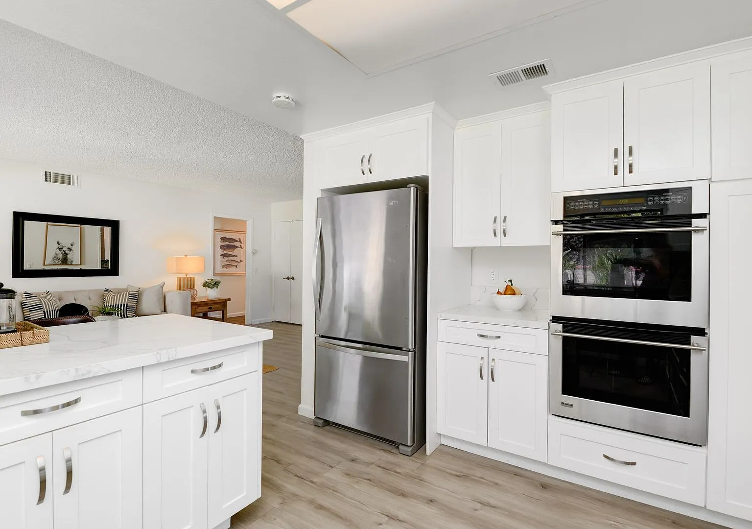 4bd/2ba Single Story Home In Hennie Hills Oceanside! — Photo 3