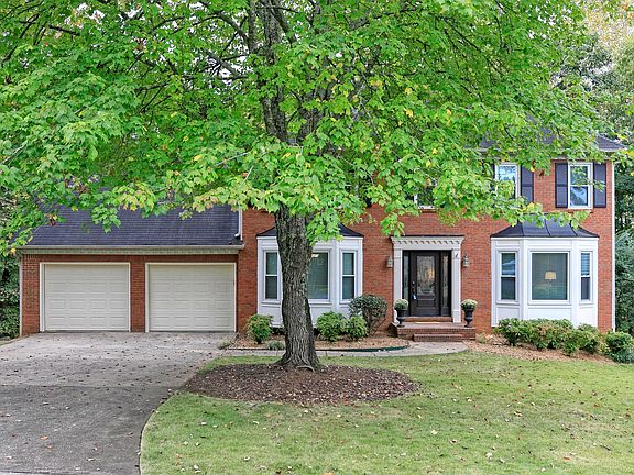 3rd image of 4991 Willow Creek Dr