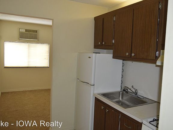 4th image of 100 S 8th St Unit Unit 100 8