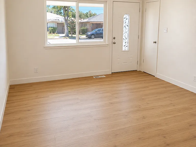 5093 E Oslin Ave — Photo 4