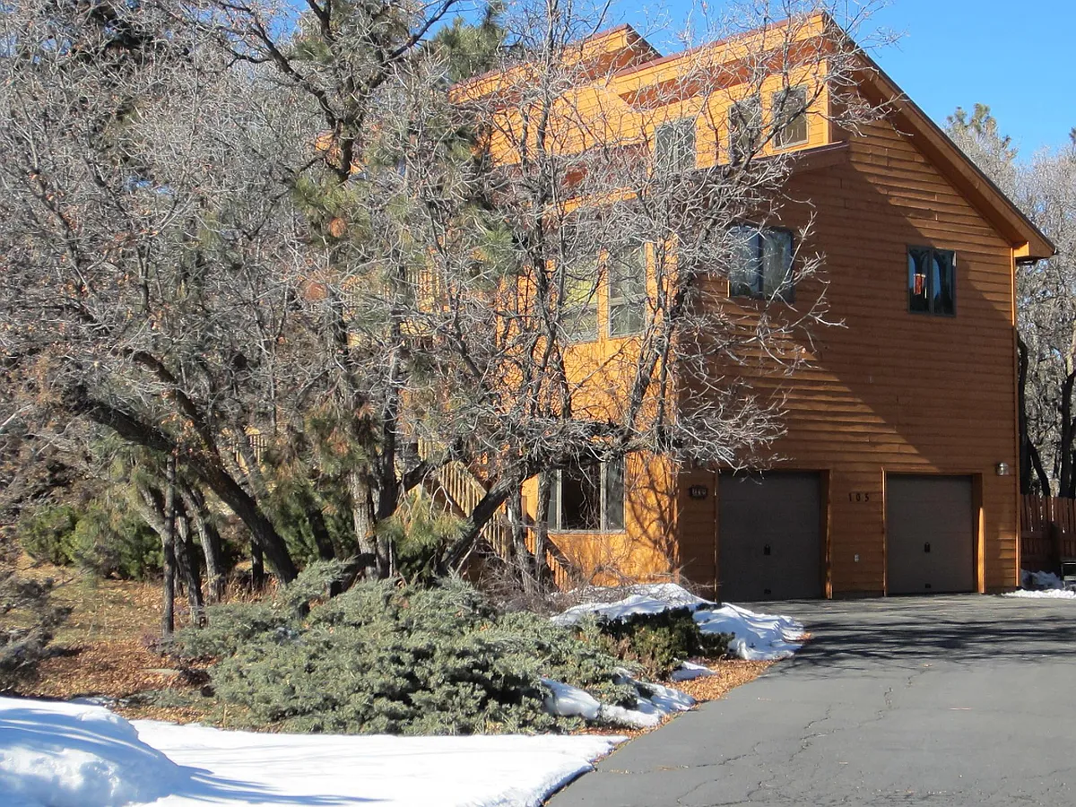 Building Photo - 105 Fir Dr