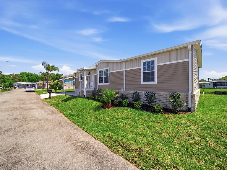 Royal Palm Village — Photo 58