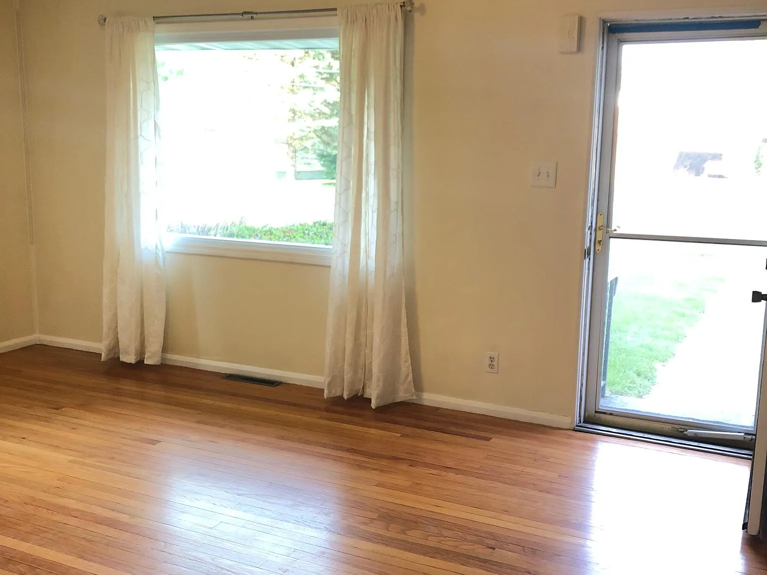 203 Roosevelt Rd — Photo 2