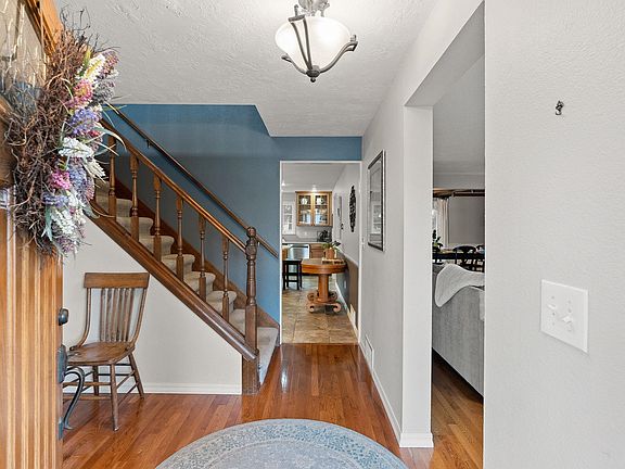 3rd image of 4909 S Madelia St