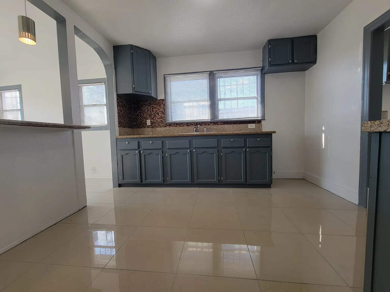 2 bed, 1100 sqft, $2,395 — Photo 3