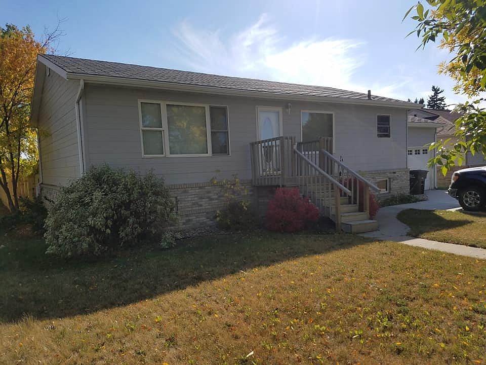 203 12th St W, Bottineau, ND 58318 Zillow
