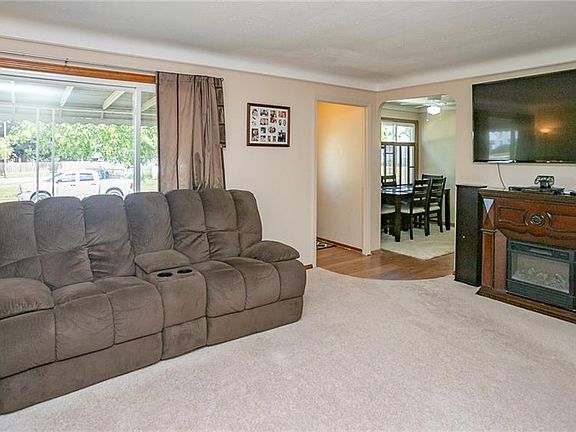 3rd image of 7917 Ivandale Dr