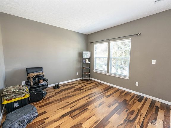 3rd image of 696 Birchton Pl