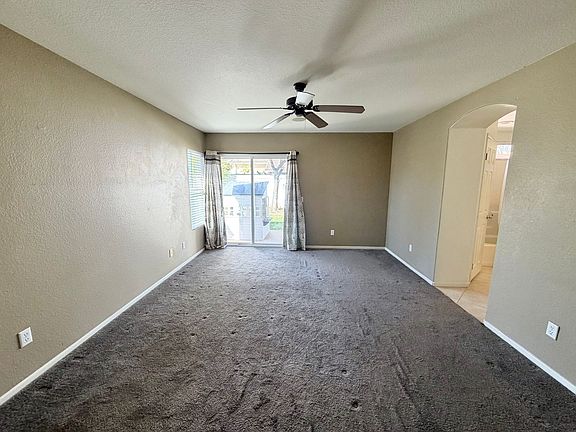 4th image of 825 Socin Ct