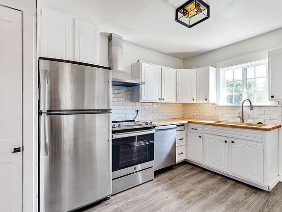 3rd image of 2088 S Lincoln St