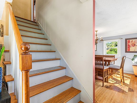 3rd image of 48 Greenfield Rd