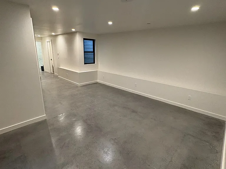 42 Jasper Pl — Photo 2