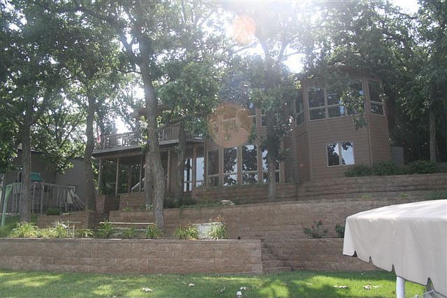 2nd image of 8812 Oakdale Ct