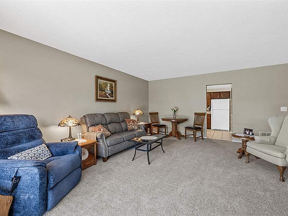 3rd image of 100 Thompson Dr SE