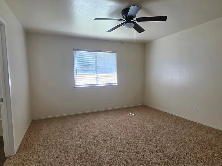 1012 Orangewood St — Photo 7
