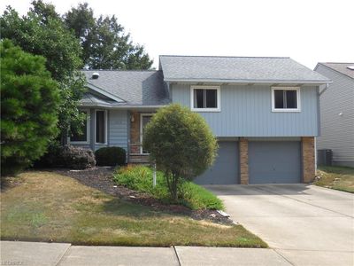 1516 Democracy Dr NW, North Canton, OH, 44720