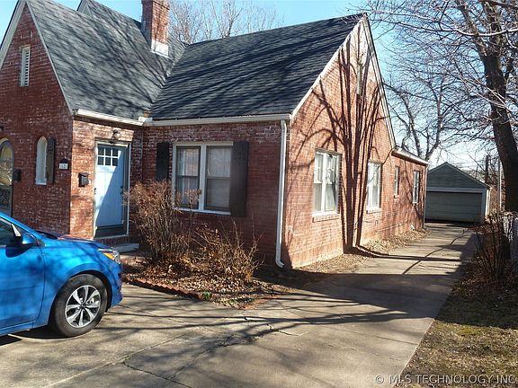 2nd image of 1621 S Knoxville Ave