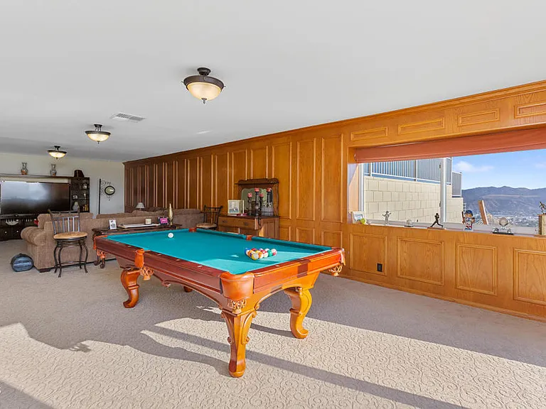 1234 E Tujunga Ave — Photo 42
