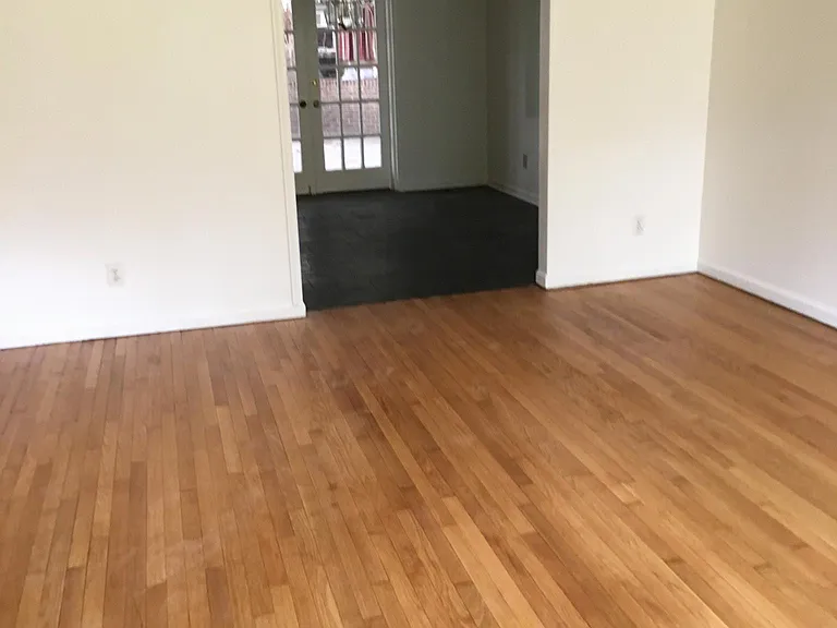 2123 Edgewater Pkwy — Photo 3