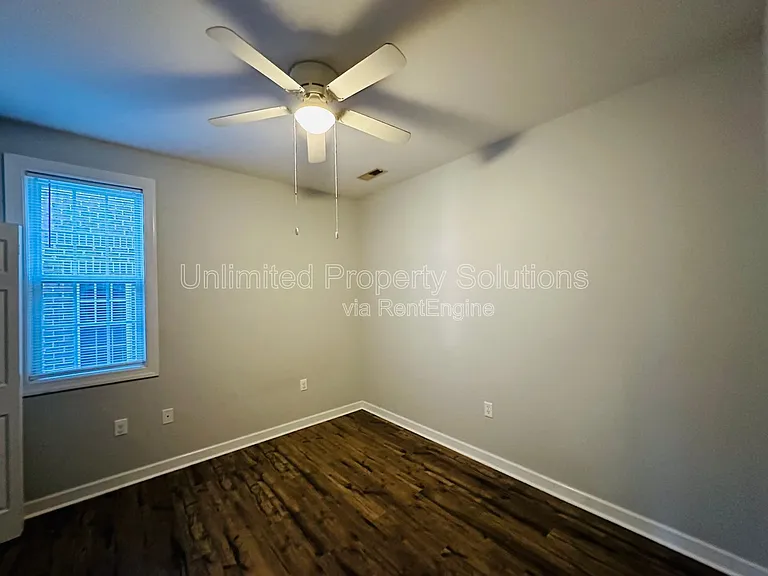 5244 Christian Dr — Photo 11