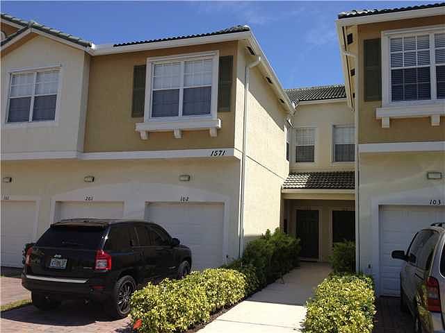 1st image of 1571 SE Wilshire Pl APT 102