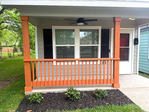3rd image of 717 6th Ave N