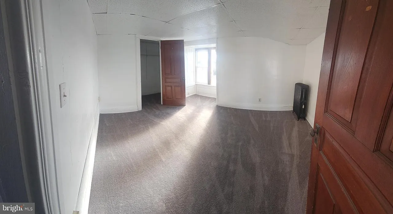 1441 W Philadelphia St — Photo 3
