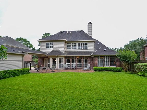 4th image of 16615 Town Lake Ct