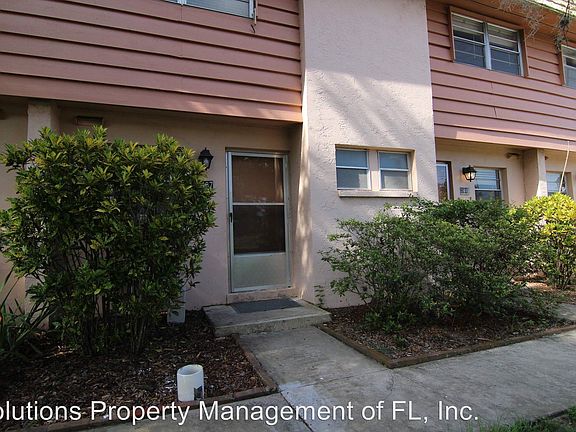 3rd image of 2487 Country Club Dr