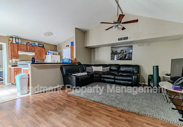 434 Pogue St — Photo 2