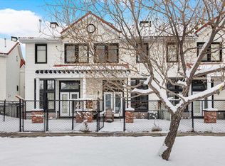 8910 N Royal Oak Way NW, Calgary, AB T3G6B4