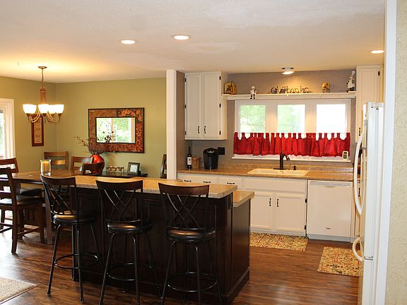 Kitchen/dining