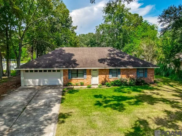 9338 Prince Charles St, Denham Springs, LA 70726