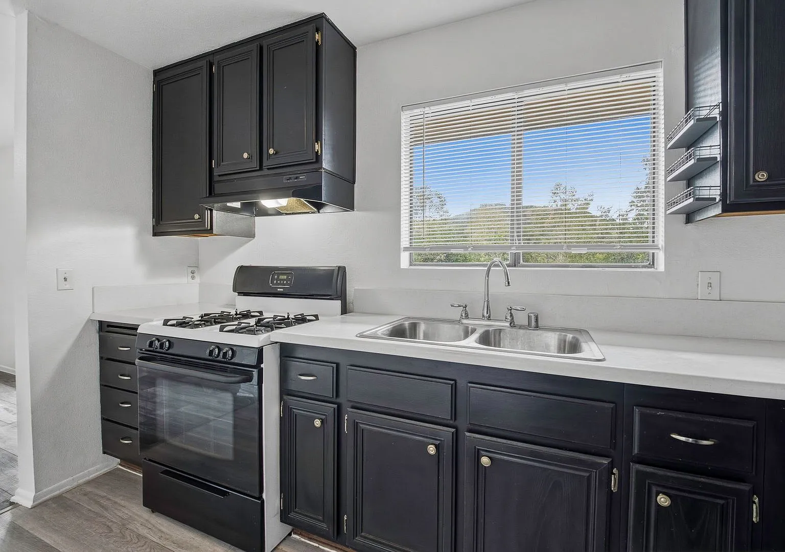 Fall In Love With Highland Park Living! — Photo 3