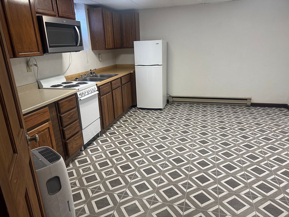 2nd image of 937 Smith St #7
