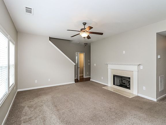 5th image of 2491 Freemont St
