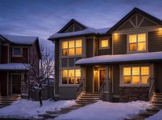 124 N Panamount Way NW, Calgary, AB T3K0P7