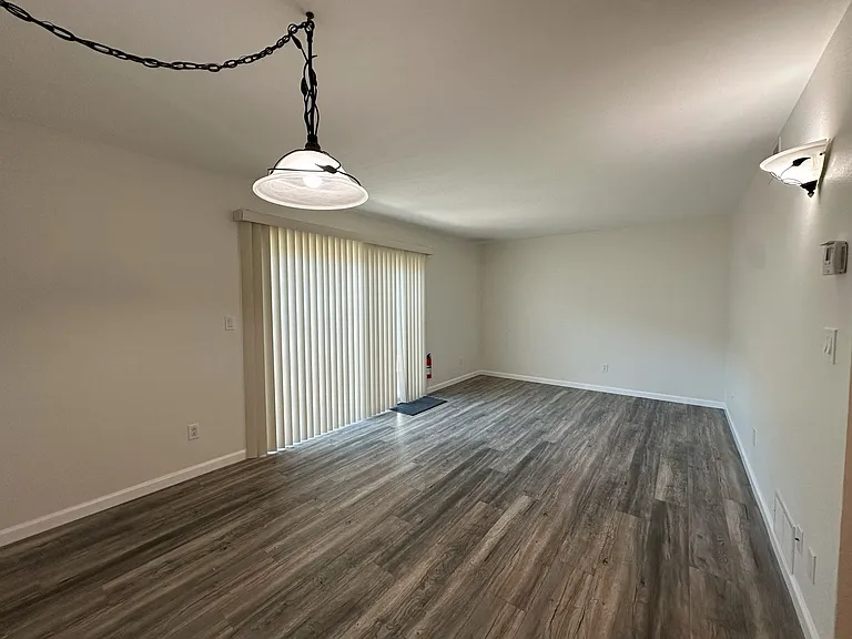 152 Glover Ave #C — Photo 8