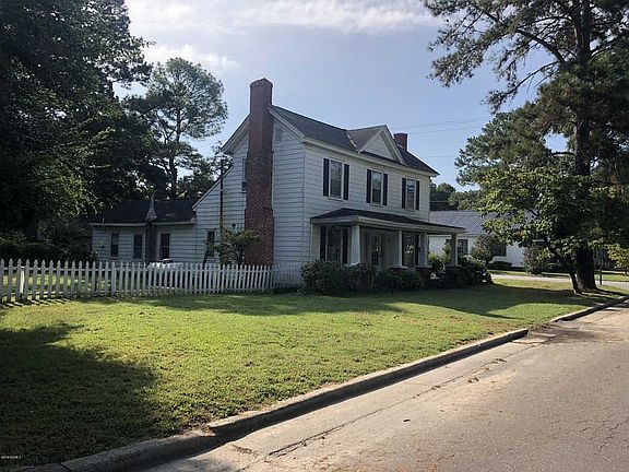 2nd image of 701 Roanoke St