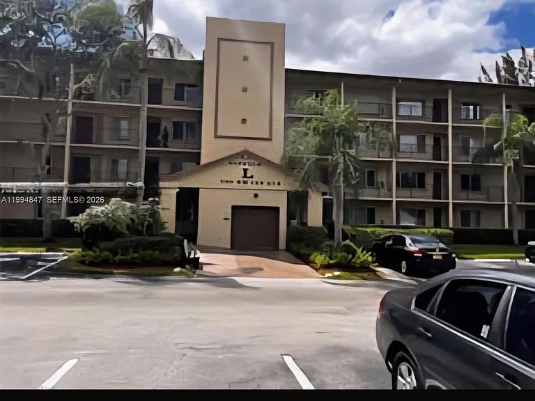 900 SW 142nd Ave #114L — Photo 1