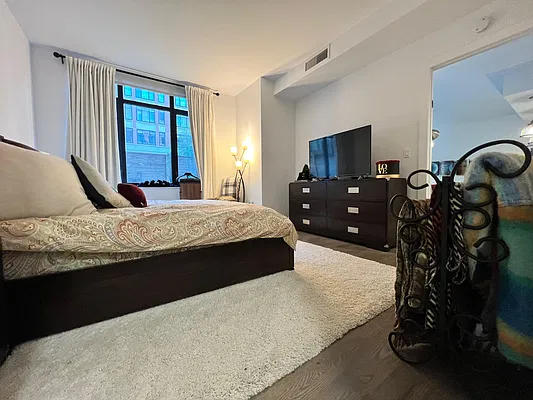 Rented by MLB ESTATES LLC | media 16