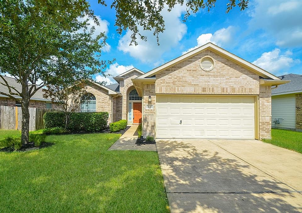 1st image of 15231 Olmstead Park Dr