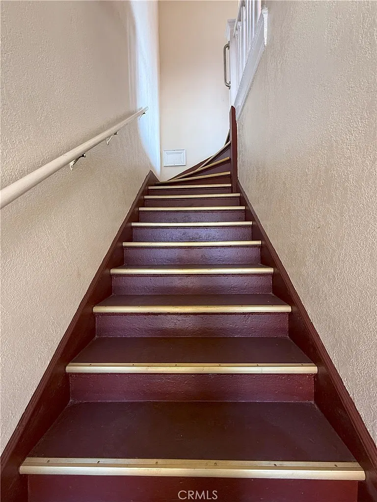 3 bed, 936 sqft, $2,500 — Photo 3