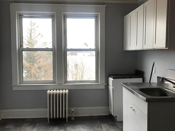 2nd image of 23 William St Floor 3