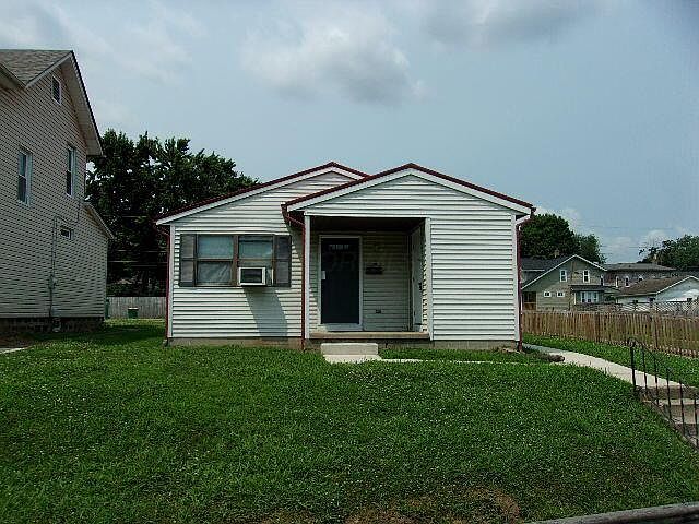 1st image of 270 Everett Ave