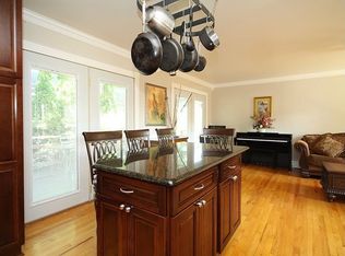 1550 Averill Cir, Geneva, IL 60134